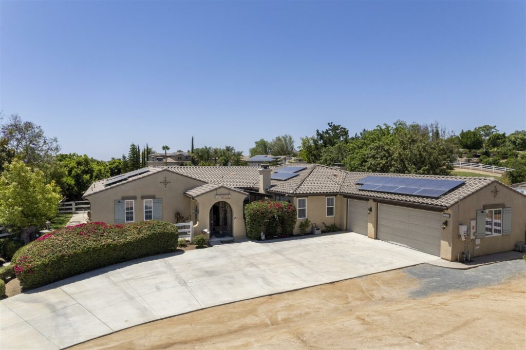 For Lease: Fabulous, Upgraded Horse Property in Bridle Creek, Mockingbird Canyon, Riverside, CA